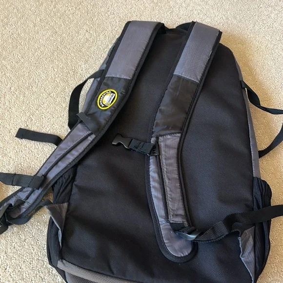 Lightweight day pack, zipper top zipper front side pockets - Picture 2 of 3